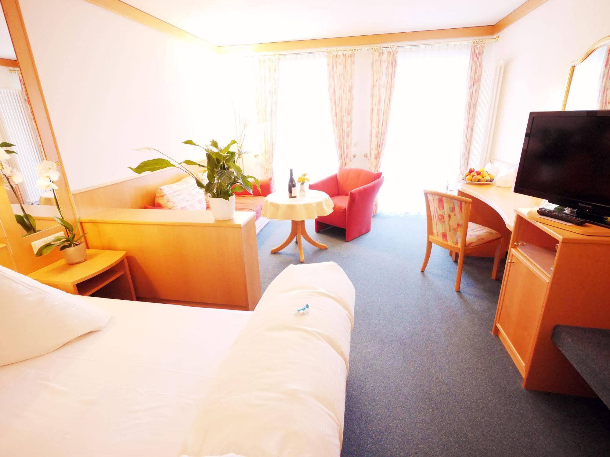 Kreuz-Post Hotel-Restaurant-Spa Vogtsburg Esterno foto