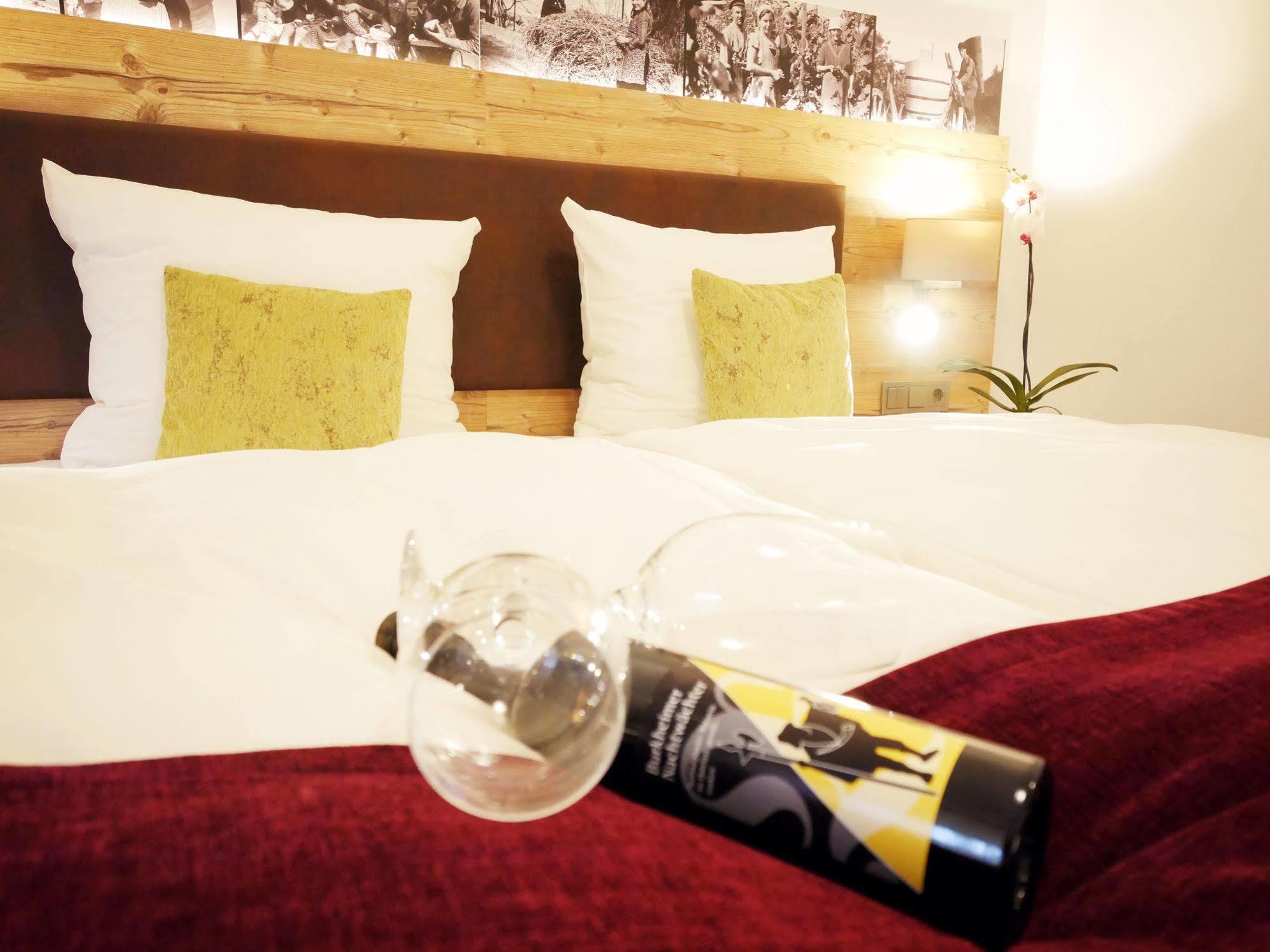 Kreuz-Post Hotel-Restaurant-Spa Vogtsburg Esterno foto